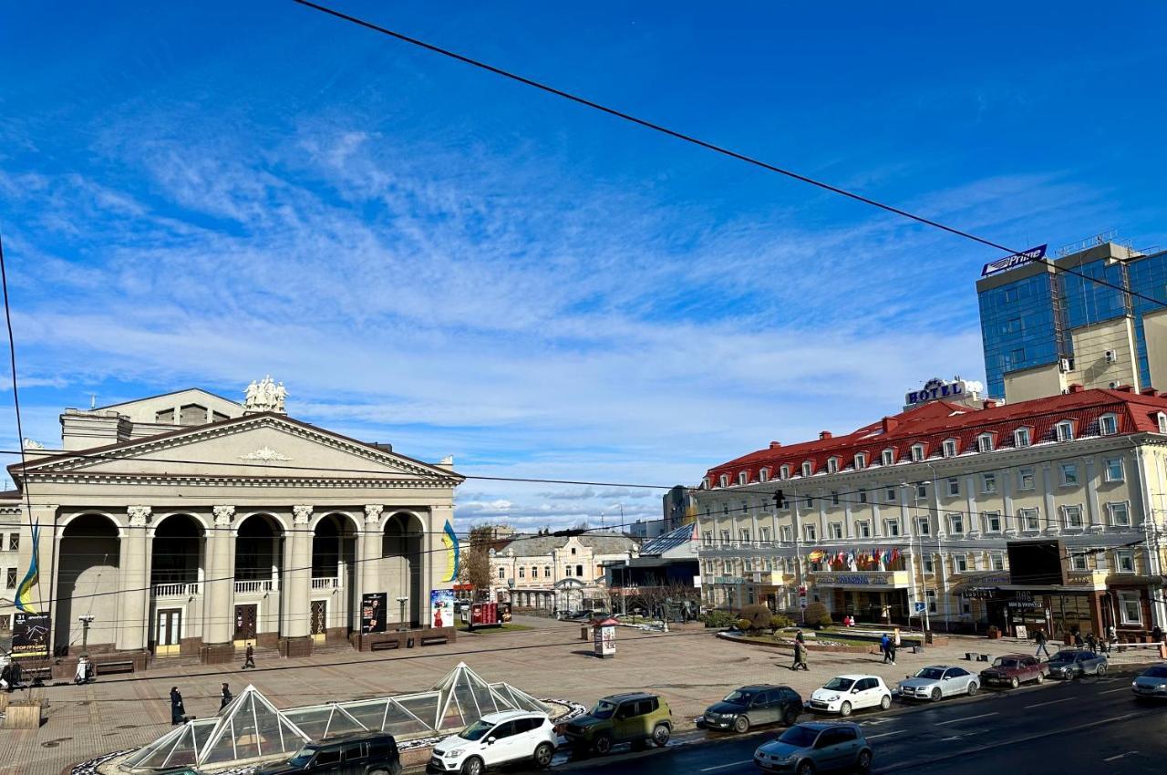 Lux Apartments In The City Center With A Coffee Machine, View Of A Theater, Near Zlata Plaza Rivne Dış mekan fotoğraf